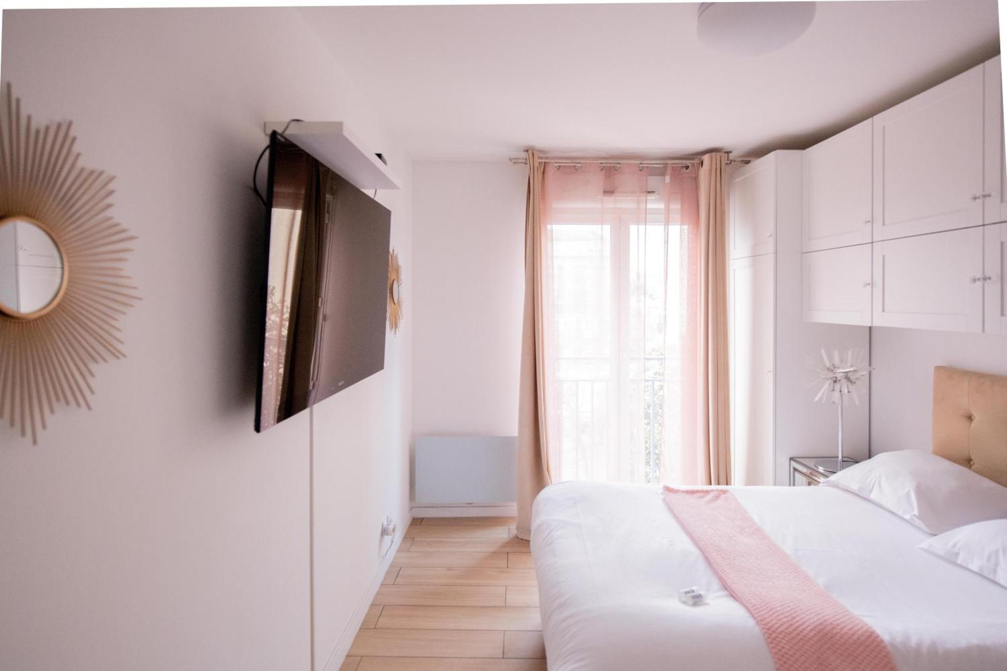 Elise De Roche Equipe Balcon Parking Rer B Apartman Le Bourget Kültér fotó