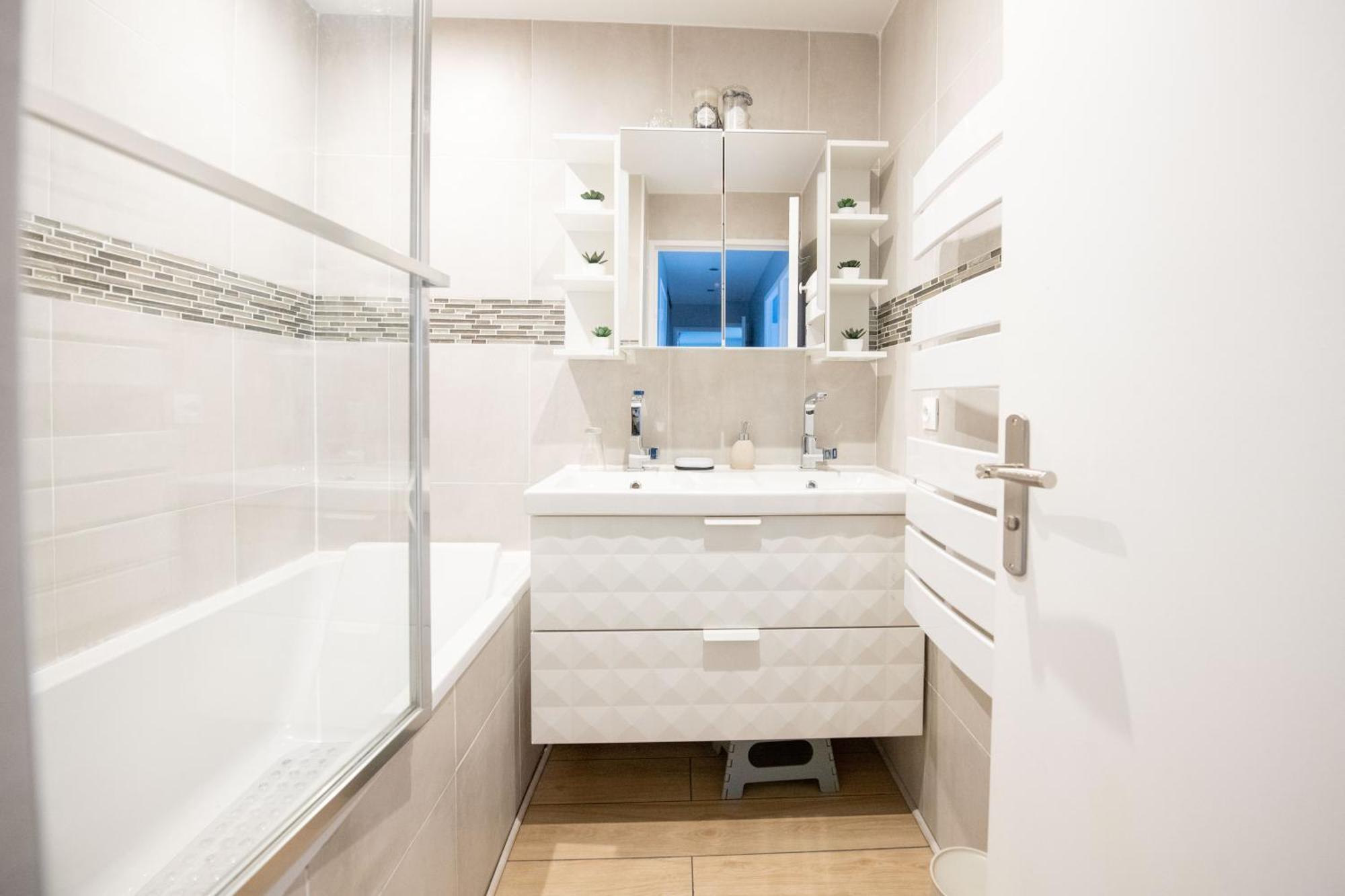 Elise De Roche Equipe Balcon Parking Rer B Apartman Le Bourget Kültér fotó