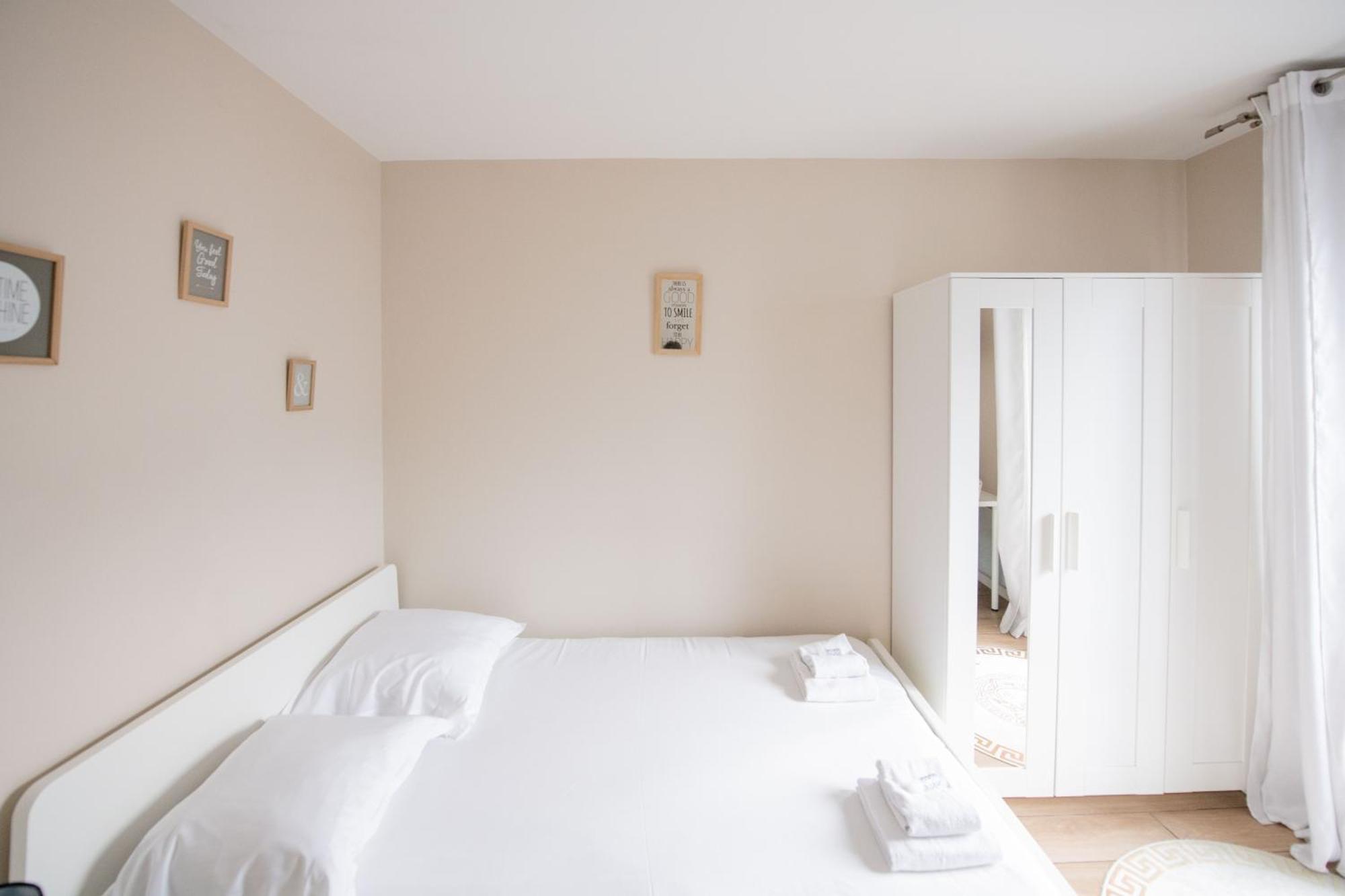 Elise De Roche Equipe Balcon Parking Rer B Apartman Le Bourget Kültér fotó