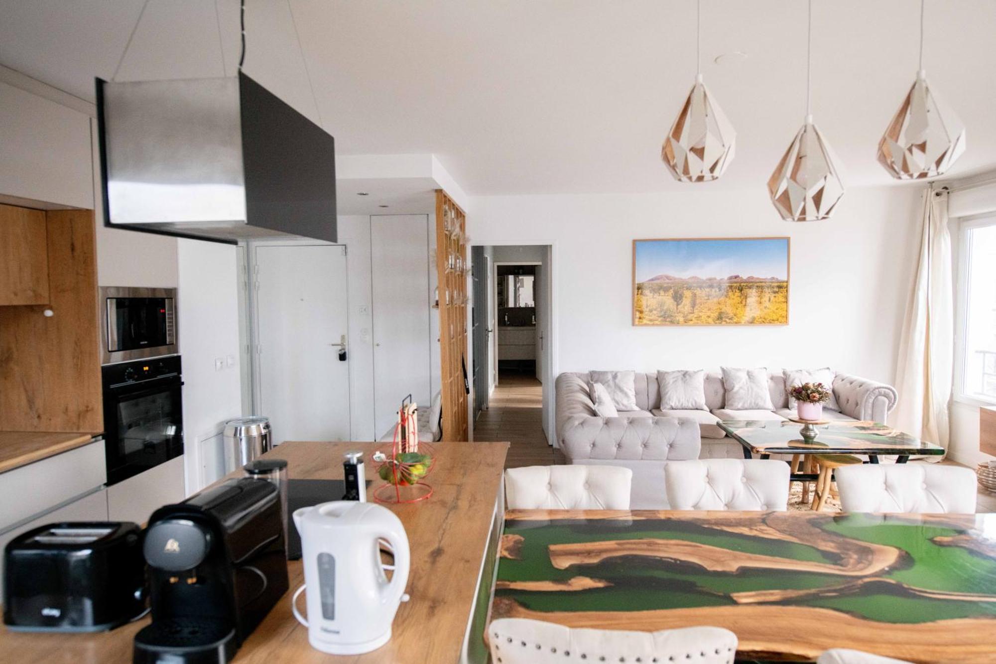 Elise De Roche Equipe Balcon Parking Rer B Apartman Le Bourget Kültér fotó